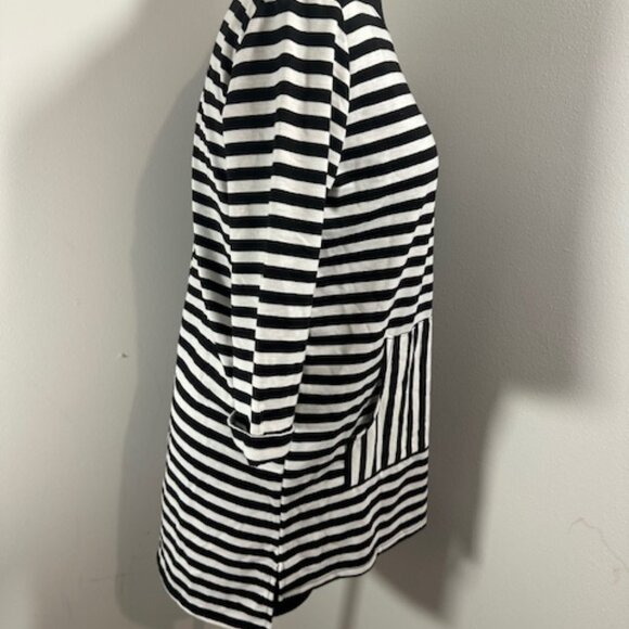 Hailey & Co. Black & White Stripe Sweatshirt   8317 - Picture 2 of 11